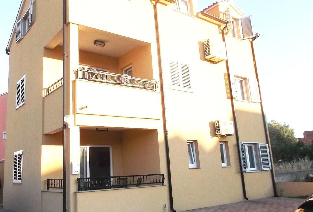 Apartments Horvat Vodice Buitenkant foto